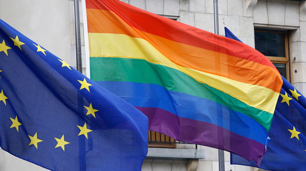 Съдът на ЕС: Всички страни трябва да признават еднополови бракове, сключени в други членки
