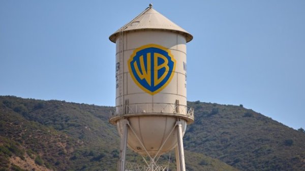 Битката Warner Bros: Netflix vs. Paramount – решават политиците