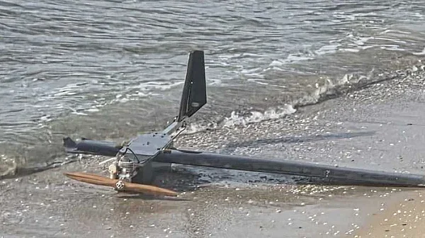 Дрон изплува на южния плаж в Несебър