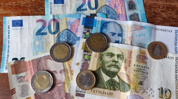 Пари в брой и прецизно пресмятане в дните след Нова година