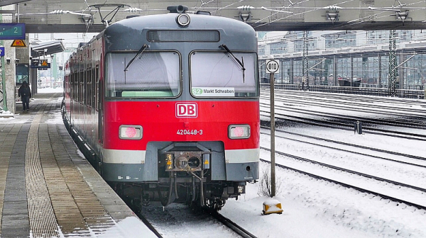 Германия под снежна блокада: Oтменени полети и спрени влакове в Мюнхен