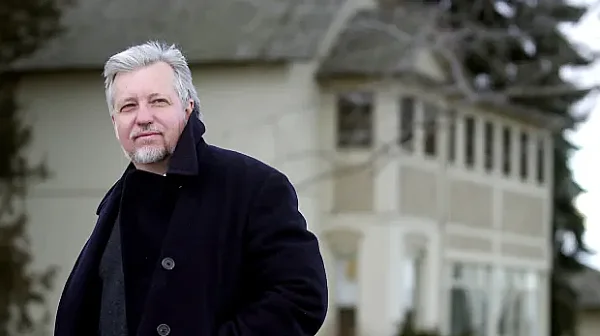 Големият фантаст Дан Симънс почина от инсулт на 77 години