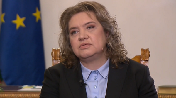Шефката на парламента Н. Киселова:  Опазил ме Господ, ако аз съм причината българските граждани да не бъдат питани