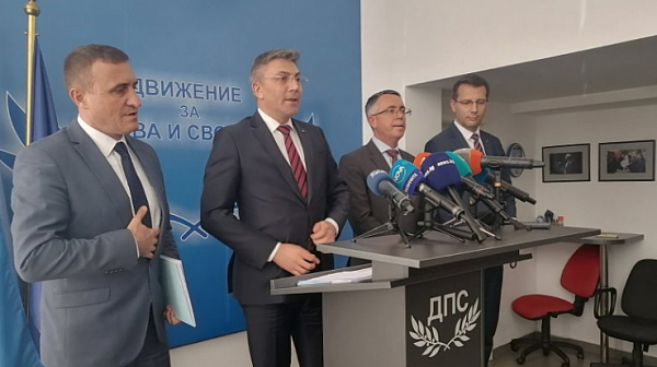 ДПС ще вземе решение как ще гласува за кабинета „Денков” след отчитането на втория мандат пред президента