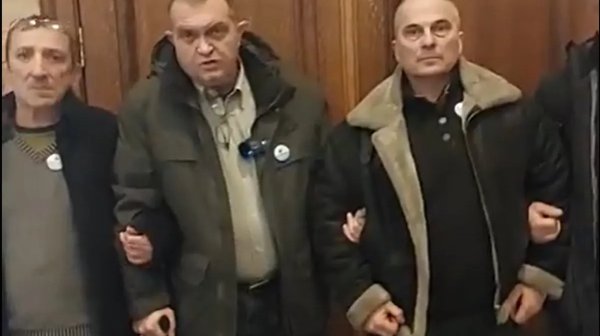 „БОЕЦ“ окупираха кабинета на Борислав Сарафов в Съдебната палата