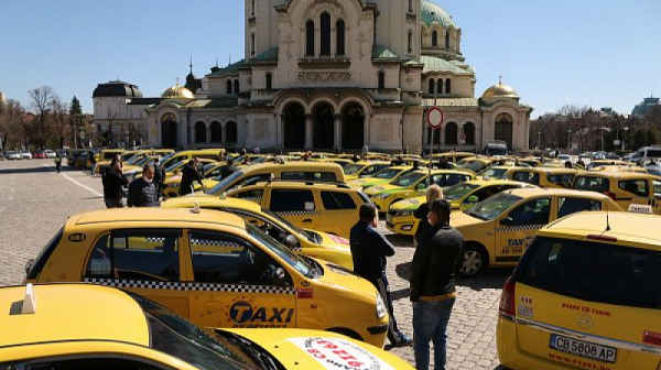 Таксиметровите шофьори протестираха в София