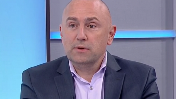 Индексират заплатите в сектори, където са увеличени със 70%. Няма обяснение