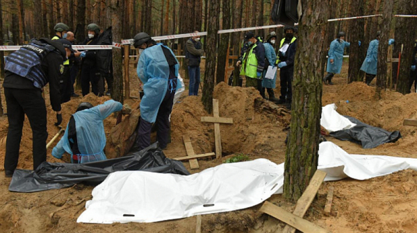 Украинските власти: Над 400 тела са били ексхумирани от масови гробове в Изюм
