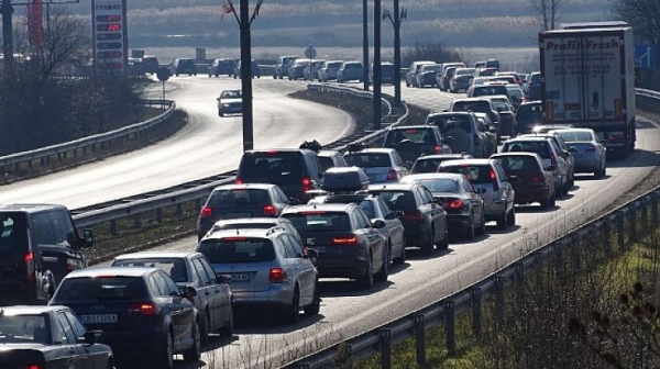 От декември 2025: Част от автомобилите няма да могат да влизат в центъра на София