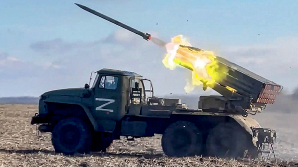 Русия изпраща три моторизирани пехотни дивизии в Украйна
