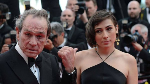 Дъщерята на Томи Лий Джоунс е открита мъртва в хотел в Сан Франциско