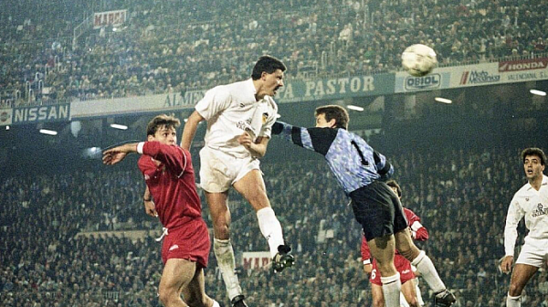 Валенсия, Атлетико и Селта с подкрепа към Любо Пенев