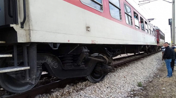 Влак и локомотив се удариха на Централна гара в София