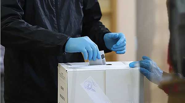 Двоен вот от пазител на изборите: Член на СИК с глоба 511 евро