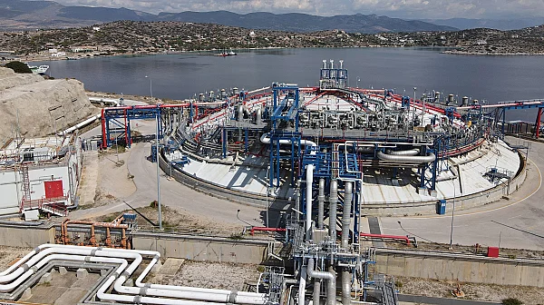 Обратно на САЩ: ЕС разхлабва правилата за внос на газ, но не и санкциите срещу Москва