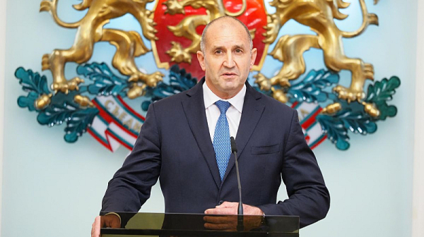 Радев призова за освобождаването на Саркози