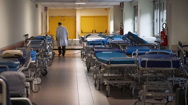 Болници на ръба: 1/3 от персонала на МБАЛ Пазарджик - с COVID-19