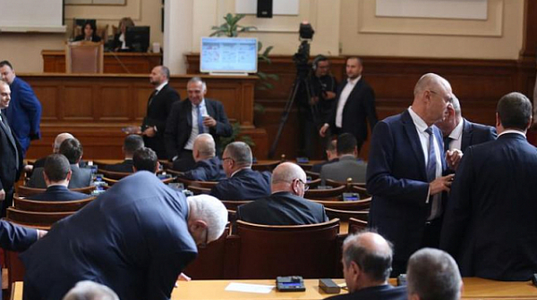 Депутатите направиха промени в парламентарните комисии
