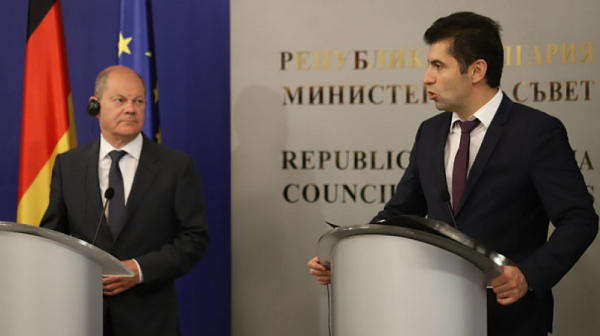 Петков казал на Шолц за трите приоритета на България и че ЕС трябва да е гарант