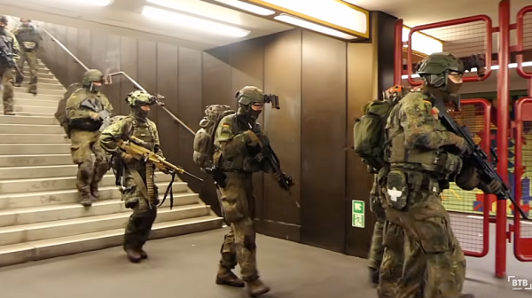 „Последното мирно лято?“ Бундесверът тренира военни действия в случай на руска атака