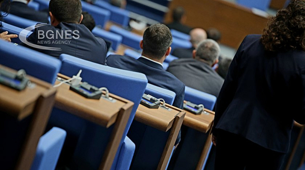 Народните представители отхвърлиха ветото за предоставяне на БТР-и на Украйна