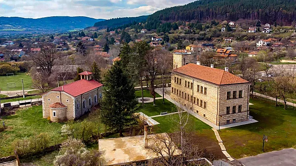 Дипломи на сляпо: ЧСУ „Космос“ издавало документи без доказателства за обучение