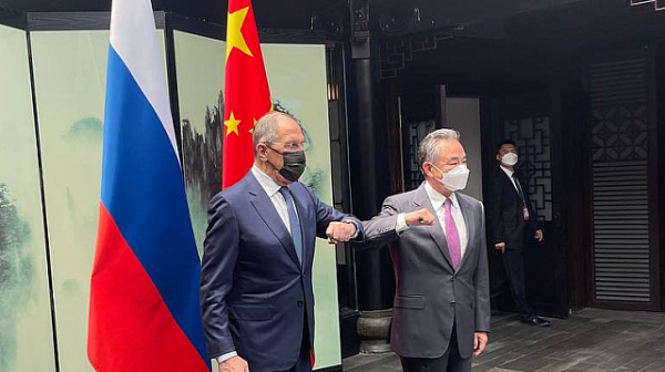 Външните министри на Русия и Китай се срещат в Тунси