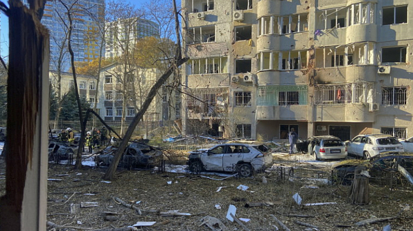 3 жертви и най-малко 14 ранени при руска ракетна атака срещу украинския град Самар