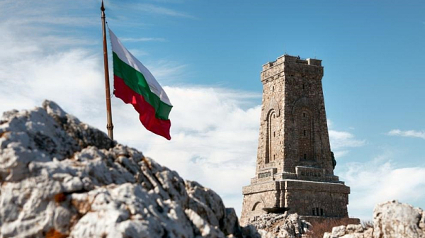 Пожалете 3 март! Ще се появи ли Румен Радев на Шипка като „човека от народа“? Коалицията му в ход