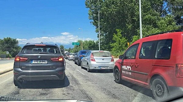 75 000 коли напускат София за Гергьовден, спират движението на тировете