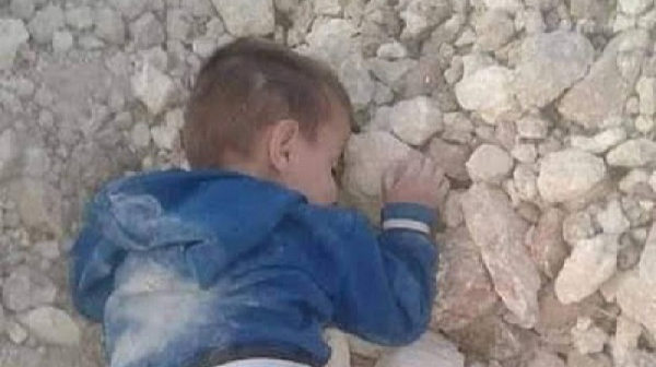 Снимка на убито сирийско дете обиколи социалните мрежи