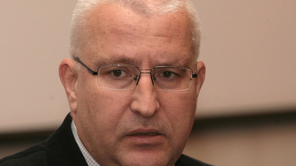 Политологът Св. Малинов: Радев и парламентът не са заровили томахавката след ветото за следствието