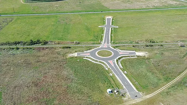 CNN: Път за 1,2 млн. евро от никъде за никъде или как се харчат еврофондове в Унгария