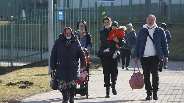 69 735 бягащи украинци са влезли в страната ни,  а 33 516 са останали