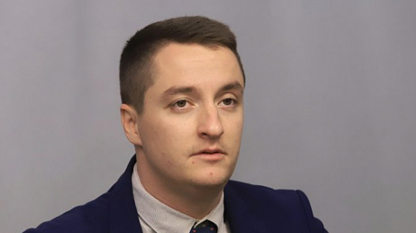 Божанков: Служебният министър на икономиката Н. Стоянов ще удари Нинова и БСП