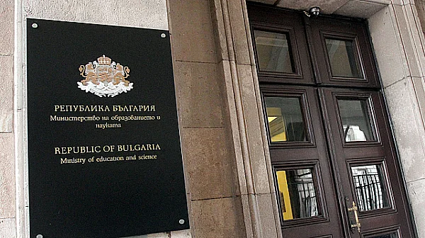 МОН предлага изкуственият интелект да влезе във всички учебни предмети от 3. до 12. клас