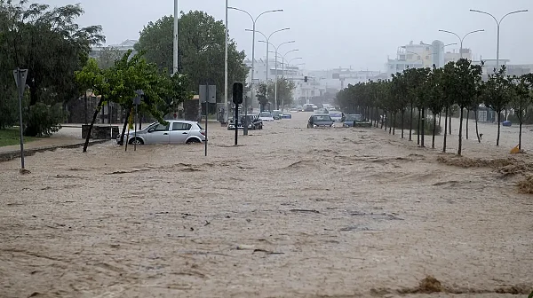 15 жертви и много разрушения: Португалия беше пометена от нова водна стихия