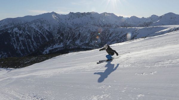 Ски в условия на локдаун: Стартира ски сезонът в Банско