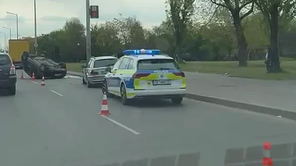 Две катастрофи в София: Загинал шофьор и обърнат автомобил