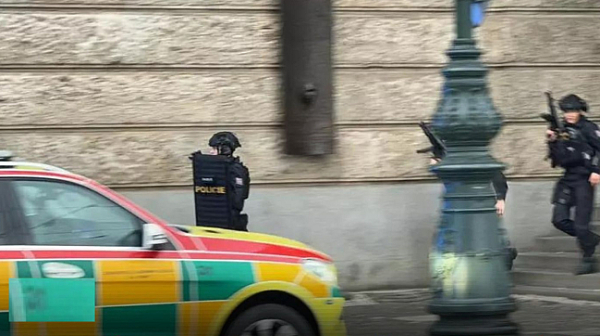 Арести в Словакия. Мъж подготвял атака, вдъхновен от събитията в Прага