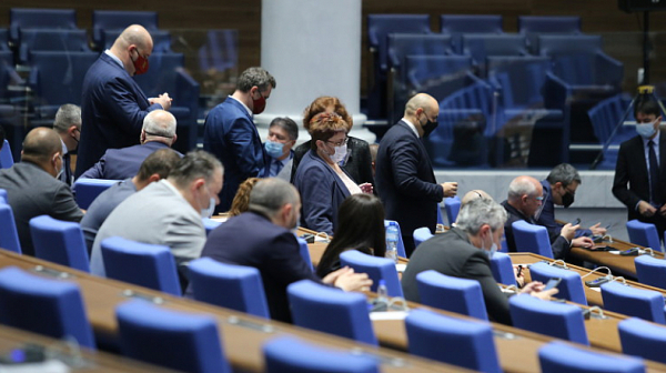 Парламентът обсъжда новия ключов за еврозоната закон /на живо/