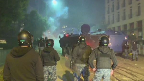Над 160 ранени при сблъсъци срещу управляващите в Бейрут