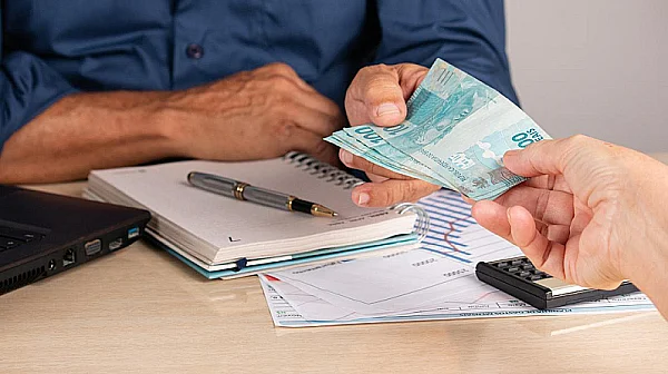 Адвокат: Милион българи пред риск от дългова спирала заради промени в законите