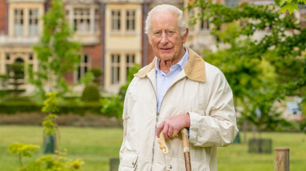 Крал Чарлз III на 77 години: Как изглежда британският монарх сега