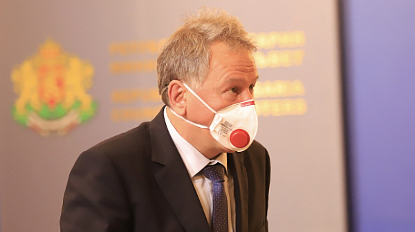 Министър Кацаров: Пандемията е под контрол, не се налагат нови мерки
