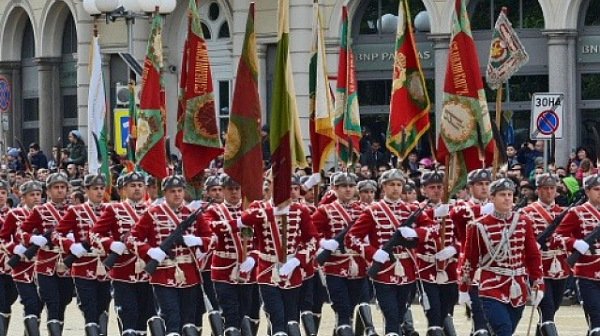 За Гергьовския празник на армията - парад само на бойните знамена