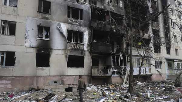 12 ранени при руски удар срещу жилищен блок близо до Южноукраинската АЕЦ