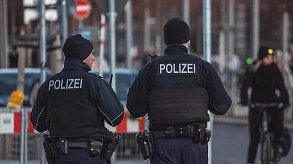 Загинал и тежко ранени при взрив в пешеходен мост в Германия