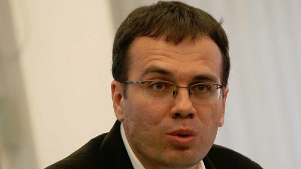 Руслан Стефанов: Отлагането на еврото е провал на НС, БНБ и Министерството на финансите