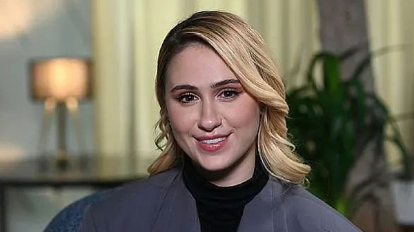 Мария Бакалова ще играе Лили Иванова във филма за звездата?